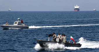 Thêm nhiều nước tham gia mở lại Hormuz, Iran cảnh báo