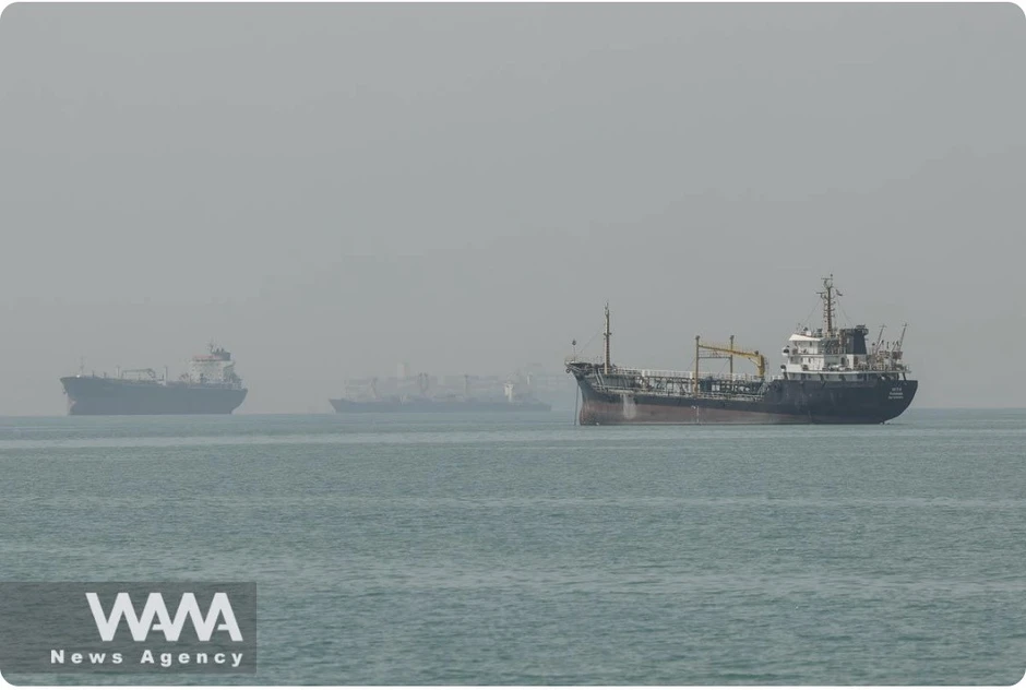 Thêm tàu chở dầu bốc cháy ở eo biển Hormuz