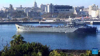 Thêm tàu chở hàng viện trợ đến Cuba