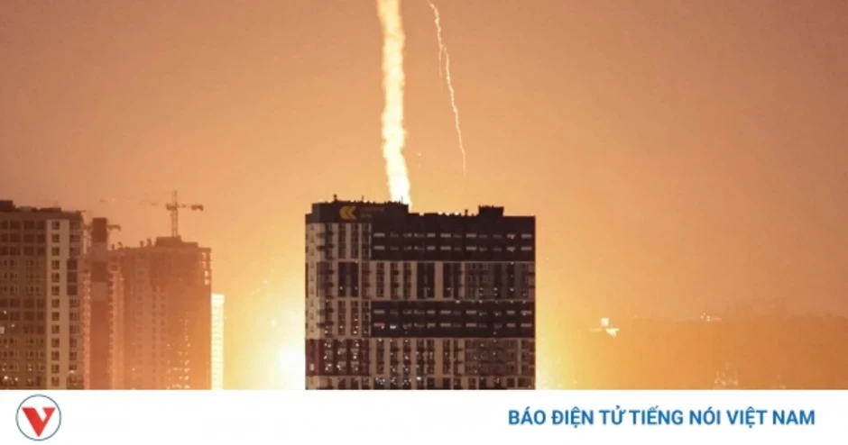Thời sự quốc tế sáng 2/8: Nga khai hỏa dồn dập tấn công Ukraine Thời sự quốc tế sáng 2/8: Nga khai hỏa dồn dập tấn công Ukraine