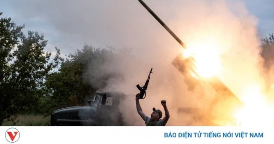 Thời sự quốc tế tối 12/8: ông Zelensky cáo buộc Nga dùng tên lửa Triều Tiên