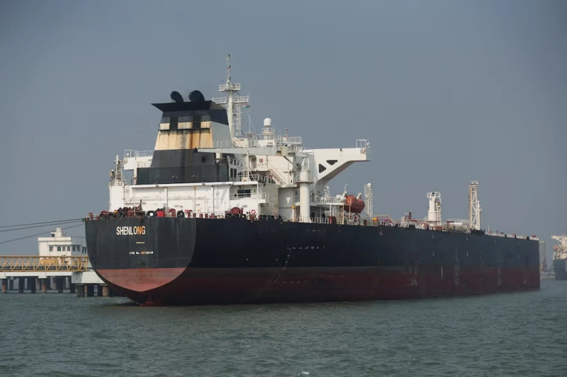 Thông điệp cứng rắn về điểm nóng eo biển Hormuz