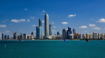Thủ đô của UAE vẫn bơm mạnh tiền cho du lịch bất chấp cuộc chiến với Iran