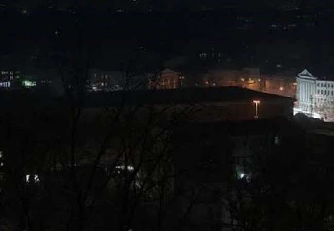 Thủ đô Kiev của Ukraine chìm trong bóng tối 3 ngày liên tiếp Thủ đô Kiev của Ukraine chìm trong bóng tối 3 ngày liên tiếp