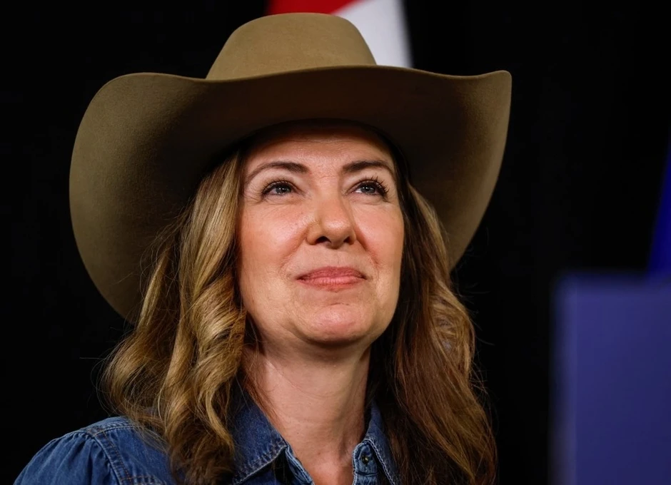 Thủ hiến Alberta 'đứng giữa hai làn đạn' trong bài toán ly khai khỏi Canada Thủ hiến Alberta 'đứng giữa hai làn đạn' trong bài toán ly khai khỏi Canada