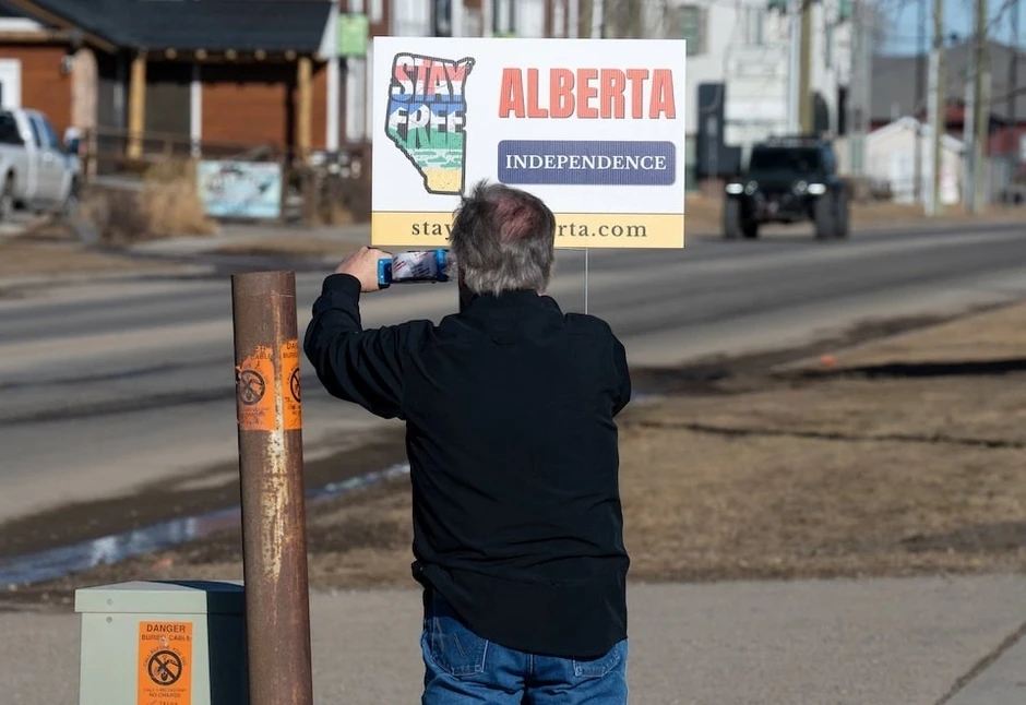 Thủ hiến Alberta 'đứng giữa hai làn đạn' trong bài toán ly khai khỏi Canada Thủ hiến Alberta 'đứng giữa hai làn đạn' trong bài toán ly khai khỏi Canada