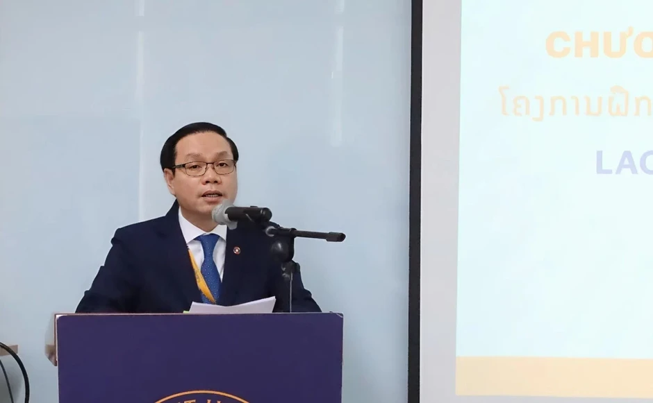 Thứ trưởng Ngoại giao Nguyễn Minh Hằng dự khai mạc chương trình 'Lãnh đạo cao cấp' dành cho cán bộ Lào