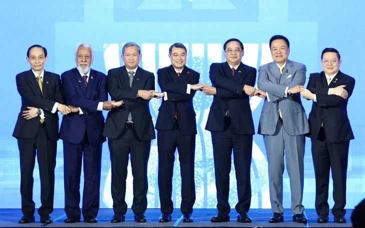 Thủ tướng Lê Minh Hưng đi Nga, dự Hội nghị cấp cao kỷ niệm quan hệ ASEAN - Nga Thủ tướng Lê Minh Hưng đi Nga, dự Hội nghị cấp cao kỷ niệm quan hệ ASEAN - Nga