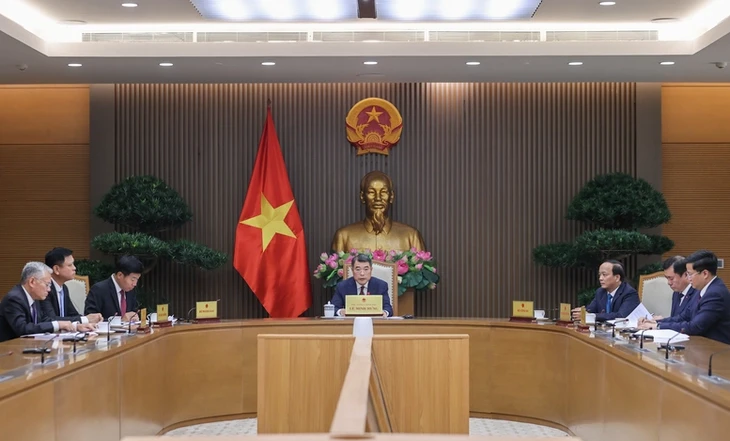 Thủ tướng Lê Minh Hưng điện đàm với Thủ tướng Singapore đề nghị hỗ trợ xây trung tâm tài chính Thủ tướng Lê Minh Hưng điện đàm với Thủ tướng Singapore đề nghị hỗ trợ xây trung tâm tài chính