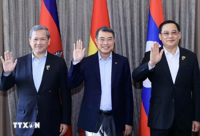 Thủ tướng Lê Minh Hưng gặp Thủ tướng Campuchia và Lào tại Hội nghị cấp cao ASEAN 2026