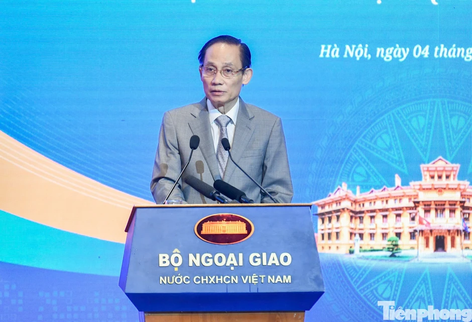 Thủ tướng Lê Minh Hưng: Trách nhiệm của cán bộ ngoại giao kinh tế không dừng ở ký kết