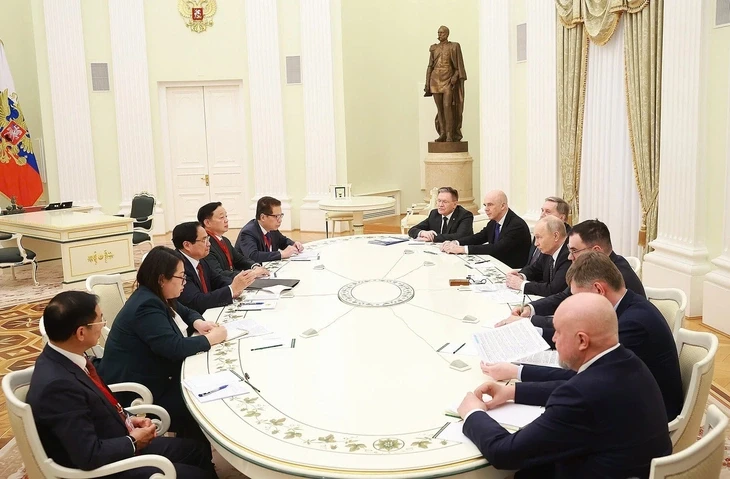 Thủ tướng Phạm Minh Chính hội kiến Tổng thống Nga Putin tại Điện Kremlin
