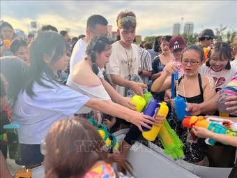 Thủ tướng Thái Lan kêu gọi người dân ưu tiên sự an toàn trong dịp Tết Songkran