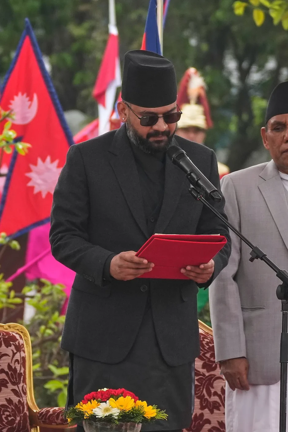 Thủ tướng trẻ nhất lịch sử Nepal tuyên thệ nhậm chức Thủ tướng trẻ nhất lịch sử Nepal tuyên thệ nhậm chức