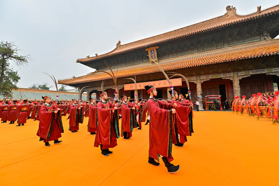 Thúc đẩy đối thoại giữa các nền văn minh trên thế giới Thúc đẩy đối thoại giữa các nền văn minh trên thế giới