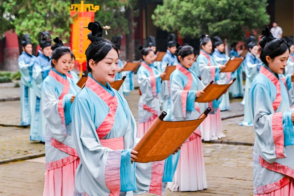 Thúc đẩy đối thoại giữa các nền văn minh trên thế giới Thúc đẩy đối thoại giữa các nền văn minh trên thế giới