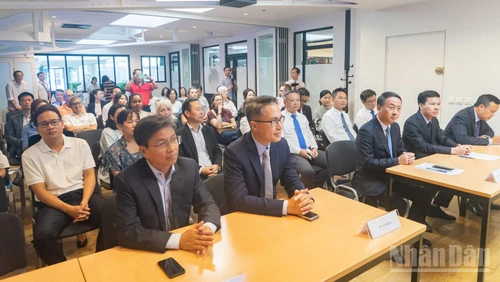 Thúc đẩy hợp tác thương mại, đầu tư và du lịch giữa Hà Nội và các đối tác Pháp Thúc đẩy hợp tác thương mại, đầu tư và du lịch giữa Hà Nội và các đối tác Pháp