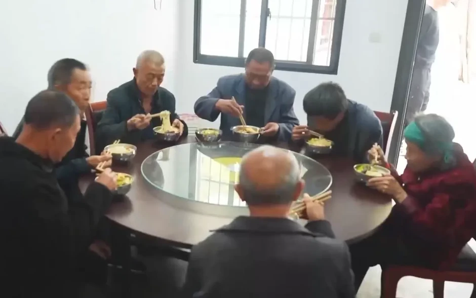 Thượng Hải xây dựng mạng lưới chăm sóc người cao tuổi tích hợp ba cấp Thượng Hải xây dựng mạng lưới chăm sóc người cao tuổi tích hợp ba cấp