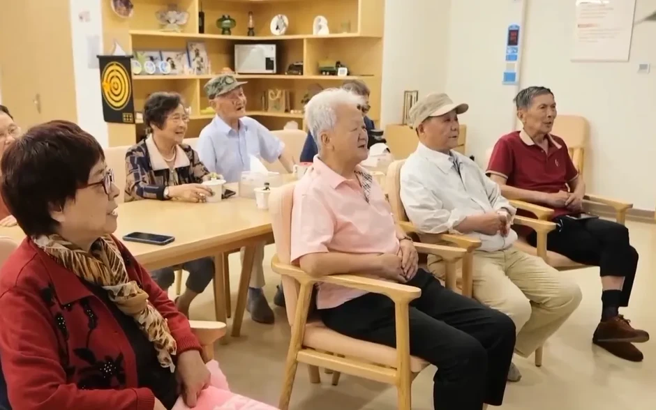 Thượng Hải xây dựng mạng lưới chăm sóc người cao tuổi tích hợp ba cấp Thượng Hải xây dựng mạng lưới chăm sóc người cao tuổi tích hợp ba cấp
