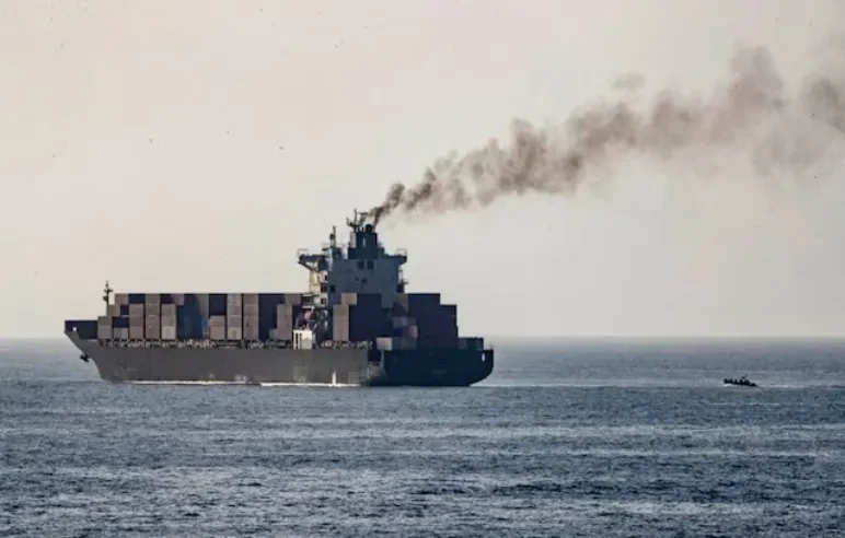 Tiêm kích Mỹ bắn tên lửa vào tàu chở hàng đang hướng đến Iran Tiêm kích Mỹ bắn tên lửa vào tàu chở hàng đang hướng đến Iran