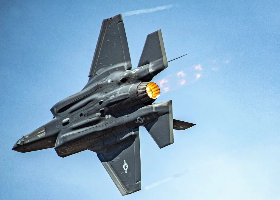 Tiêm kích tàng hình F-35 của Mỹ gặp nạn Tiêm kích tàng hình F-35 của Mỹ gặp nạn