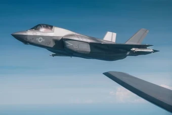 Tiêm kích tàng hình F-35 Mỹ hạ cánh khẩn cấp, nghi trúng hoả lực từ Iran