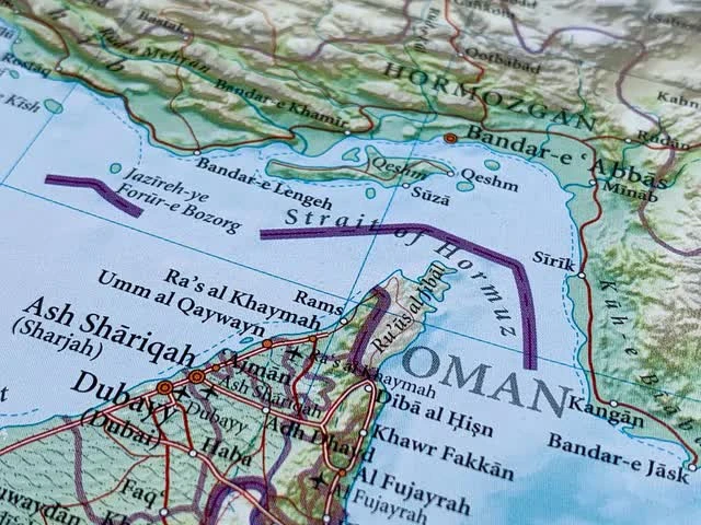 Tin buồn từ eo biển Hormuz