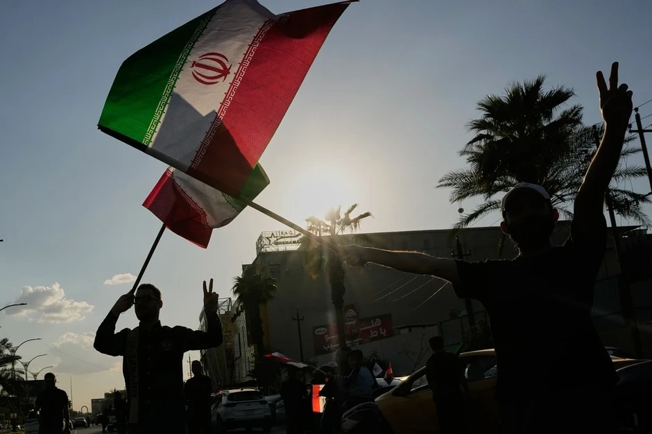 Tín hiệu mới cho thấy ngoại giao giữa Mỹ và Iran chưa hoàn toàn đóng băng Tín hiệu mới cho thấy ngoại giao giữa Mỹ và Iran chưa hoàn toàn đóng băng