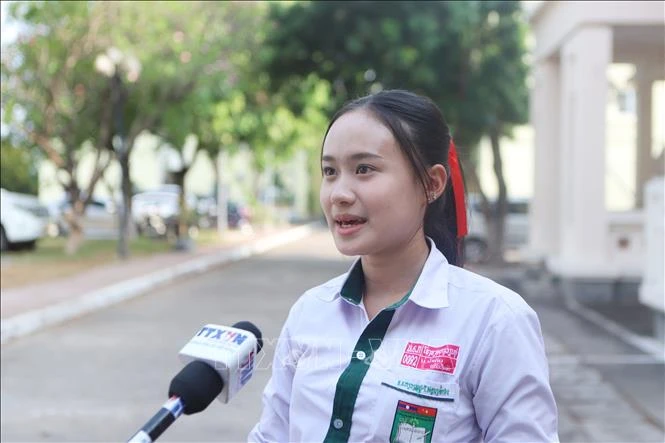 Tôn vinh tiếng Việt: 'Sứ giả' văn hóa và nhịp cầu gắn kết chiến lược Việt Nam - Lào Tôn vinh tiếng Việt: 'Sứ giả' văn hóa và nhịp cầu gắn kết chiến lược Việt Nam - Lào