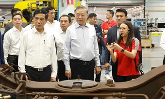Tổng Bí thư, Chủ tịch nước thăm Trung tâm thử nghiệm đường sắt Singapore