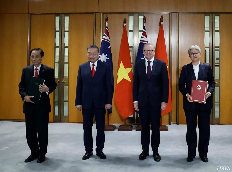 Tổng Bí thư, Chủ tịch nước Tô Lâm chứng kiến trao văn kiện hợp tác Việt Nam-Australia Tổng Bí thư, Chủ tịch nước Tô Lâm chứng kiến trao văn kiện hợp tác Việt Nam-Australia