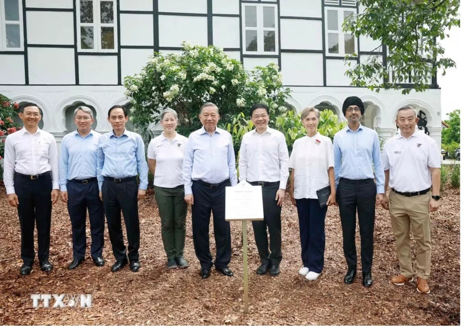Tổng Bí thư, Chủ tịch nước Tô Lâm trồng cây trong khu vườn nổi tiếng của Singapore Tổng Bí thư, Chủ tịch nước Tô Lâm trồng cây trong khu vườn nổi tiếng của Singapore