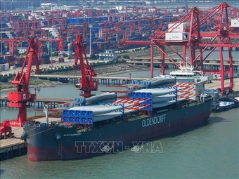 Tổng kim ngạch thương mại hàng hóa Trung Quốc tăng mạnh đầu năm