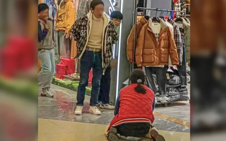 'Tổng tài' 61 tuổi mắc ung thư, tặng hết tài sản hơn 1.000 tỉ đồng cho vợ kế 33 tuổi 'Tổng tài' 61 tuổi mắc ung thư, tặng hết tài sản hơn 1.000 tỉ đồng cho vợ kế 33 tuổi