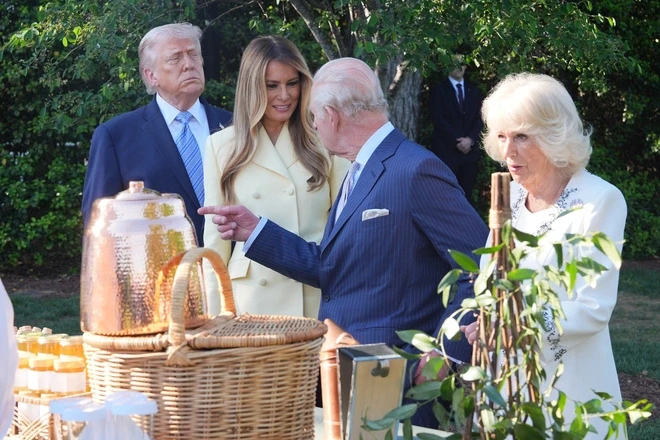 Tổng thống Donald Trump đón tiếp Vua Anh Charles III tại Nhà Trắng Tổng thống Donald Trump đón tiếp Vua Anh Charles III tại Nhà Trắng
