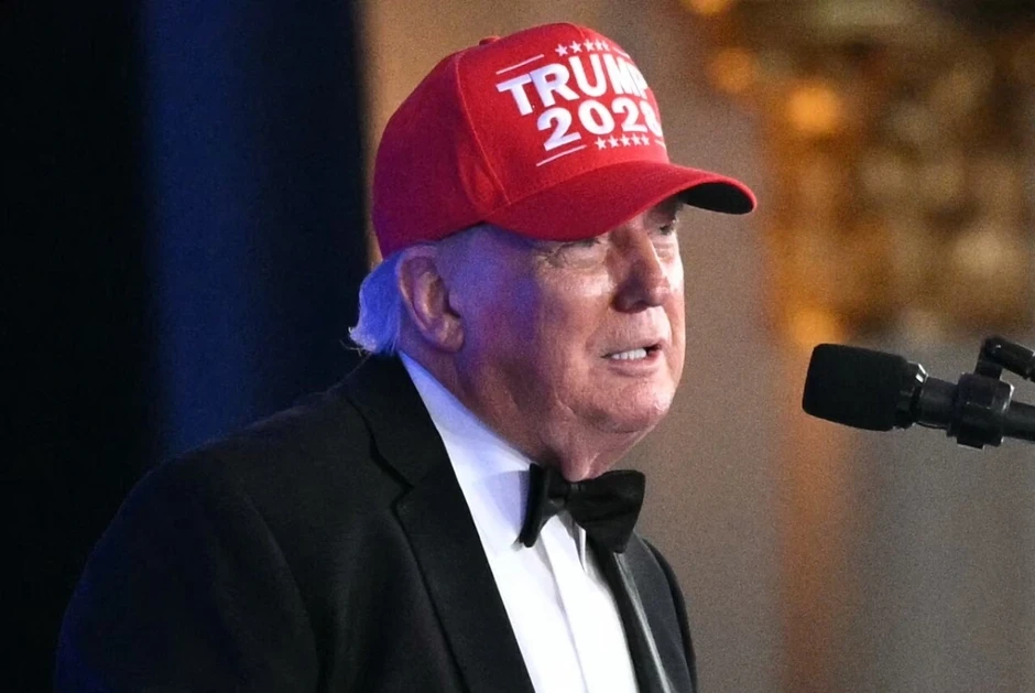Tổng thống Mỹ đội mũ "Trump 2028", nói đùa về nhiệm kỳ thứ 4 Tổng thống Mỹ đội mũ "Trump 2028", nói đùa về nhiệm kỳ thứ 4