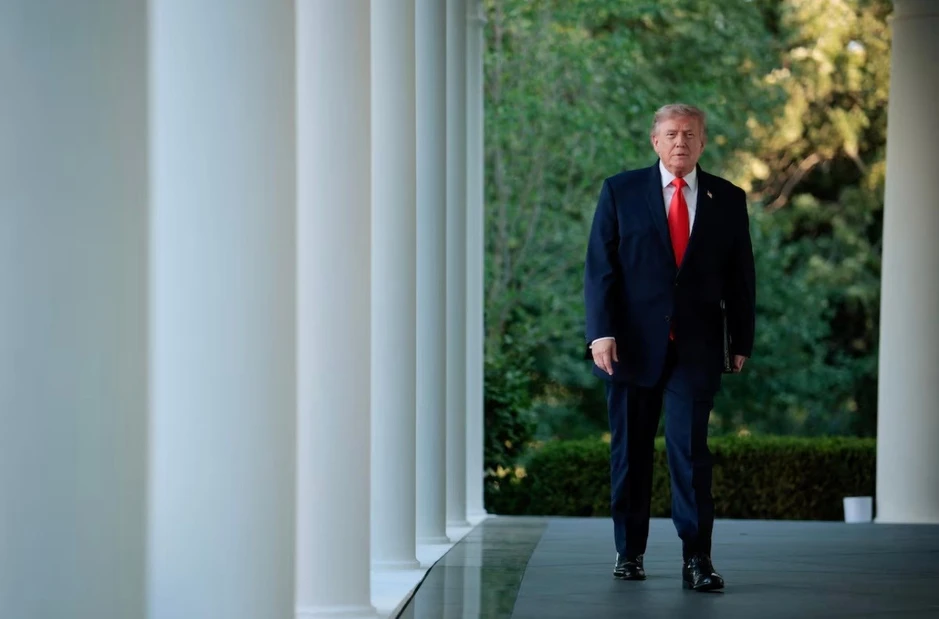 Tổng thống Mỹ Trump dọa áp thuế 100% với mọi quốc gia đánh thuế dịch vụ số Tổng thống Mỹ Trump dọa áp thuế 100% với mọi quốc gia đánh thuế dịch vụ số