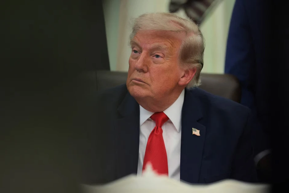 Tổng thống Mỹ Trump dọa giáng đòn mạnh mẽ vào Iran sau nhiều ngày ngừng bắn Tổng thống Mỹ Trump dọa giáng đòn mạnh mẽ vào Iran sau nhiều ngày ngừng bắn