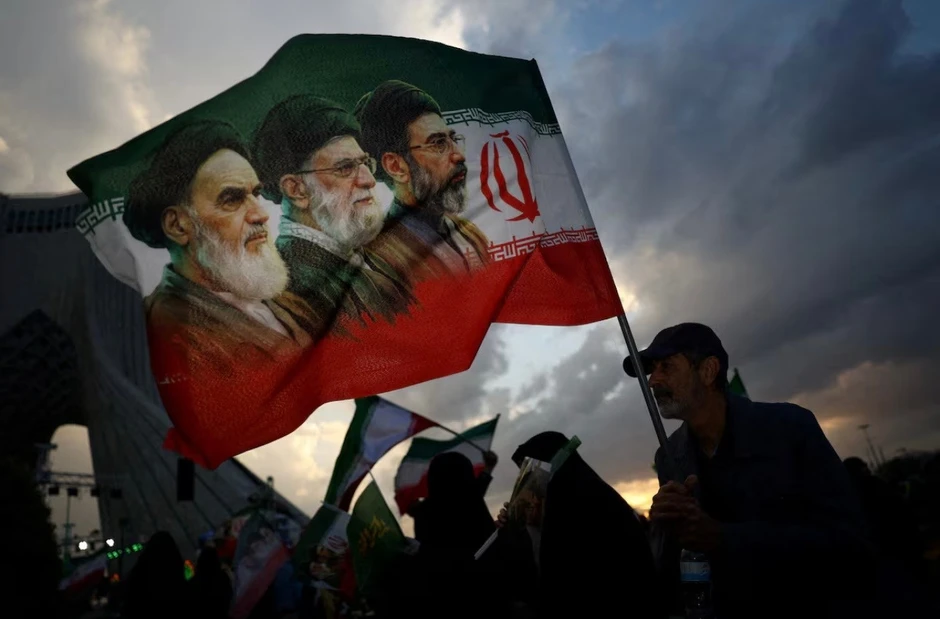 Tổng thống Mỹ Trump nói sẽ chờ vài ngày, Iran lập vùng kiểm soát hàng hải