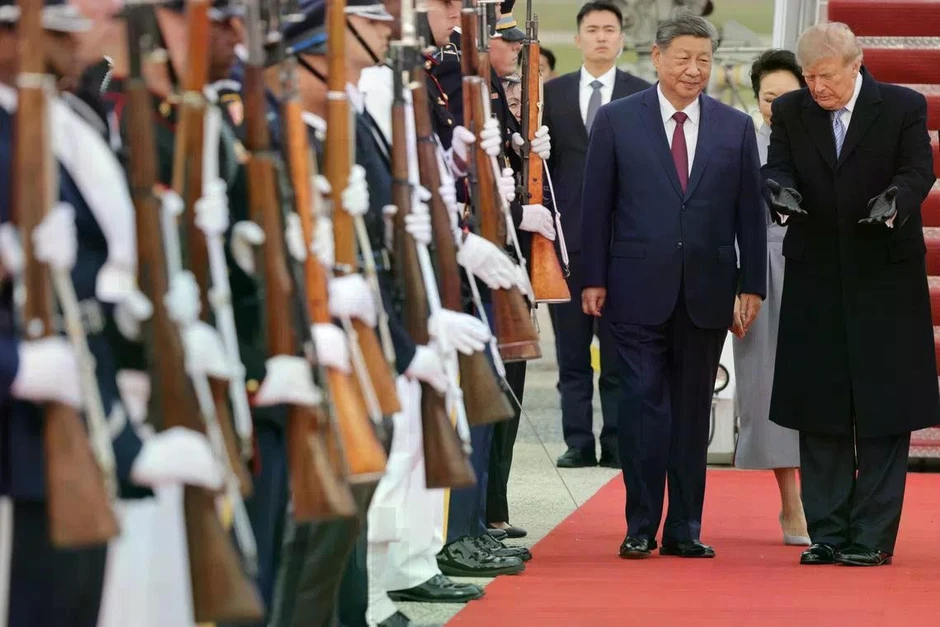 Tổng thống Mỹ Trump ra tận đường băng đón Chủ tịch Trung Quốc Tập Cận Bình Tổng thống Mỹ Trump ra tận đường băng đón Chủ tịch Trung Quốc Tập Cận Bình