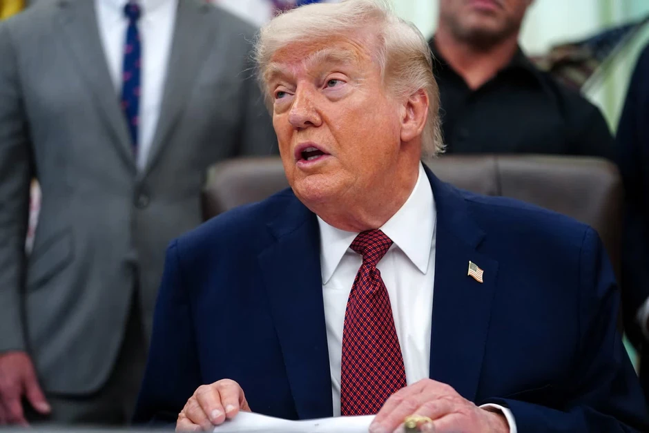 Tổng thống Mỹ Trump vừa mềm mỏng, vừa cứng rắn với Iran