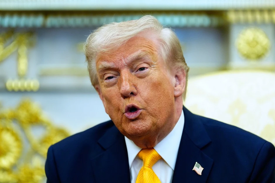 Tổng thống Mỹ Trump yêu cầu Israel dừng tấn công cơ sở năng lượng Iran Tổng thống Mỹ Trump yêu cầu Israel dừng tấn công cơ sở năng lượng Iran