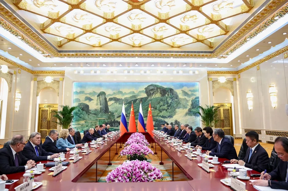 Tổng thống Nga Putin hội đàm với Chủ tịch Trung Quốc Tập Cận Bình tại Bắc Kinh Tổng thống Nga Putin hội đàm với Chủ tịch Trung Quốc Tập Cận Bình tại Bắc Kinh