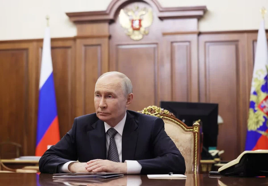 Tổng thống Nga Putin tặng bốn con hổ cho nước láng giềng Tổng thống Nga Putin tặng bốn con hổ cho nước láng giềng