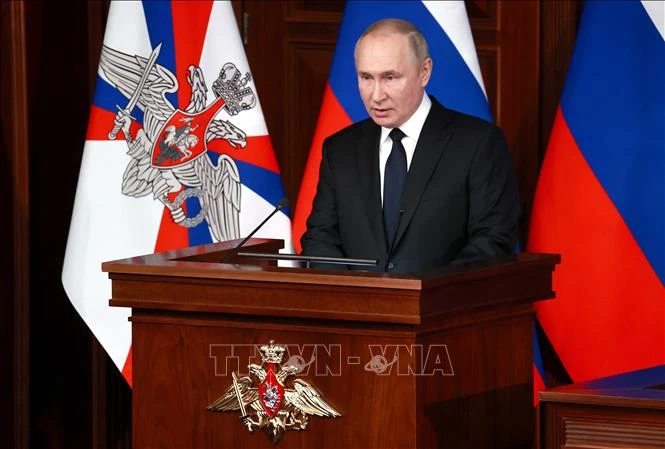 Tổng thống Putin cảnh báo đáp trả nếu phương Tây bắt giữ tàu thương mại Nga Tổng thống Putin cảnh báo đáp trả nếu phương Tây bắt giữ tàu thương mại Nga