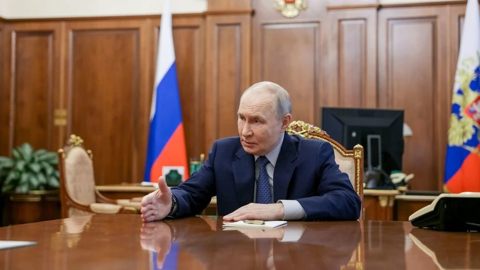 Tổng thống Putin tiết lộ quy mô tiến công của Nga ở Donbass Tổng thống Putin tiết lộ quy mô tiến công của Nga ở Donbass