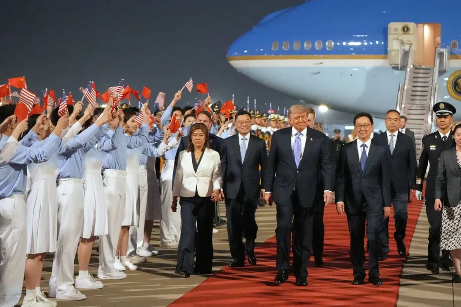 Tổng thống Trump bắt đầu chuyến thăm Trung Quốc trong 3 ngày Tổng thống Trump bắt đầu chuyến thăm Trung Quốc trong 3 ngày