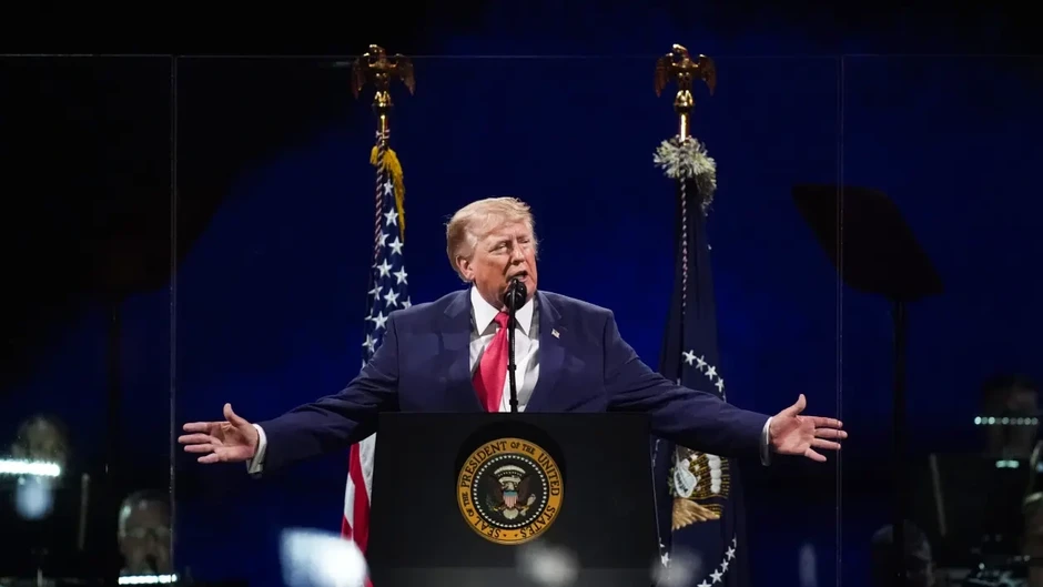 Tổng thống Trump ca ngợi "thời kỳ hoàng kim của nước Mỹ"