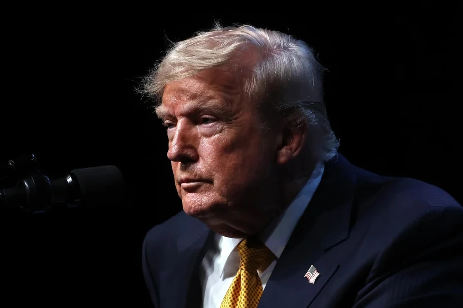 Tổng thống Trump dọa giáng đòn rất mạnh vào Iran, tuyên bố Mỹ sẽ bảo vệ eo biển Hormuz Tổng thống Trump dọa giáng đòn rất mạnh vào Iran, tuyên bố Mỹ sẽ bảo vệ eo biển Hormuz