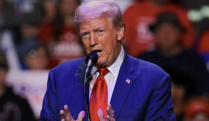 Tổng thống Trump doạ tấn công 'mọi mục tiêu' ở Iran trong 2 tuần Tổng thống Trump doạ tấn công 'mọi mục tiêu' ở Iran trong 2 tuần